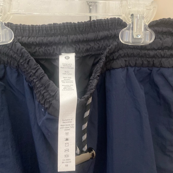 Lululemon nylon joggers - Picture 2 of 4